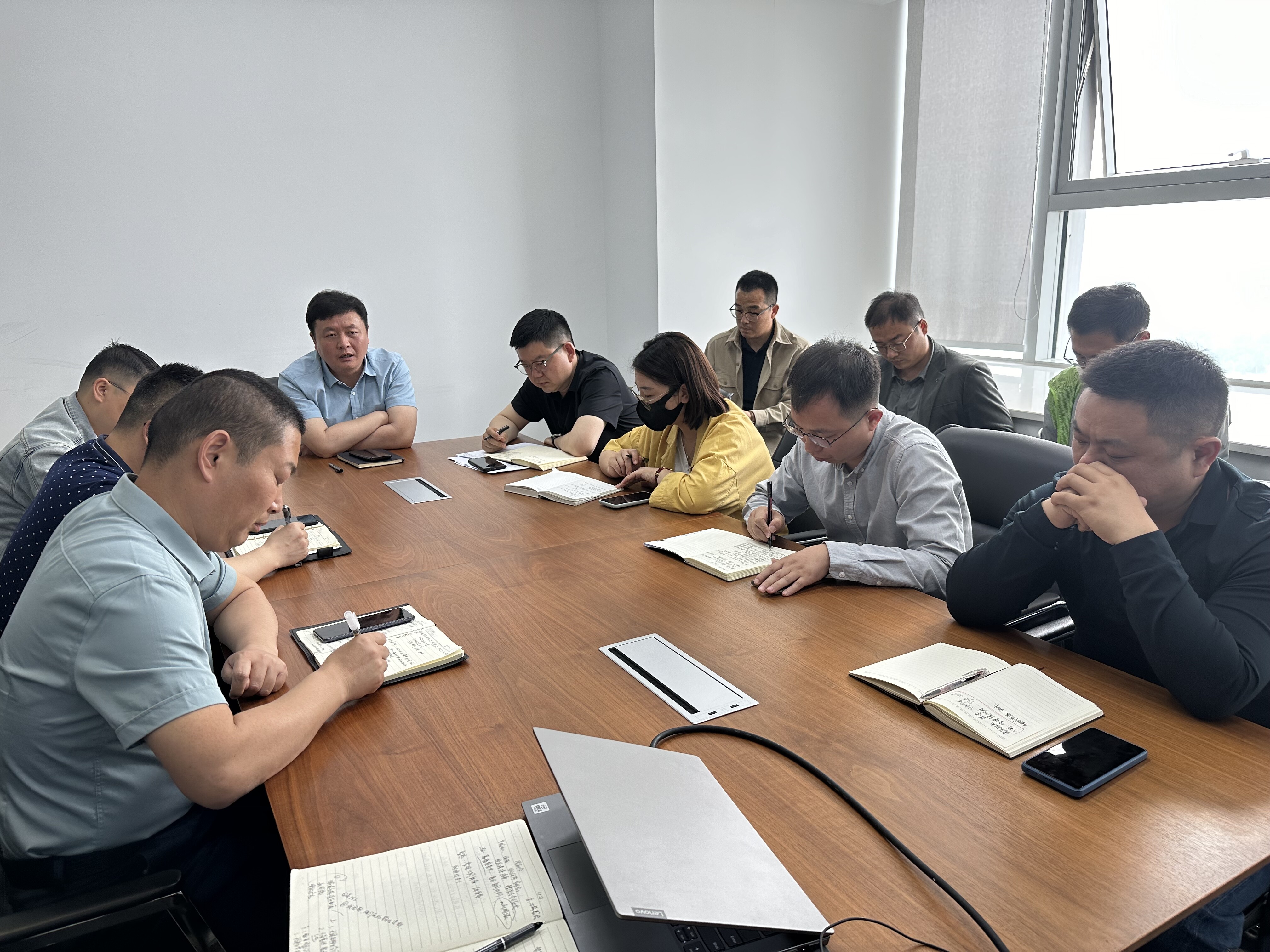 日本av女优
高新城公司召开五一节前党风廉政建设暨安全生产工作部署会议