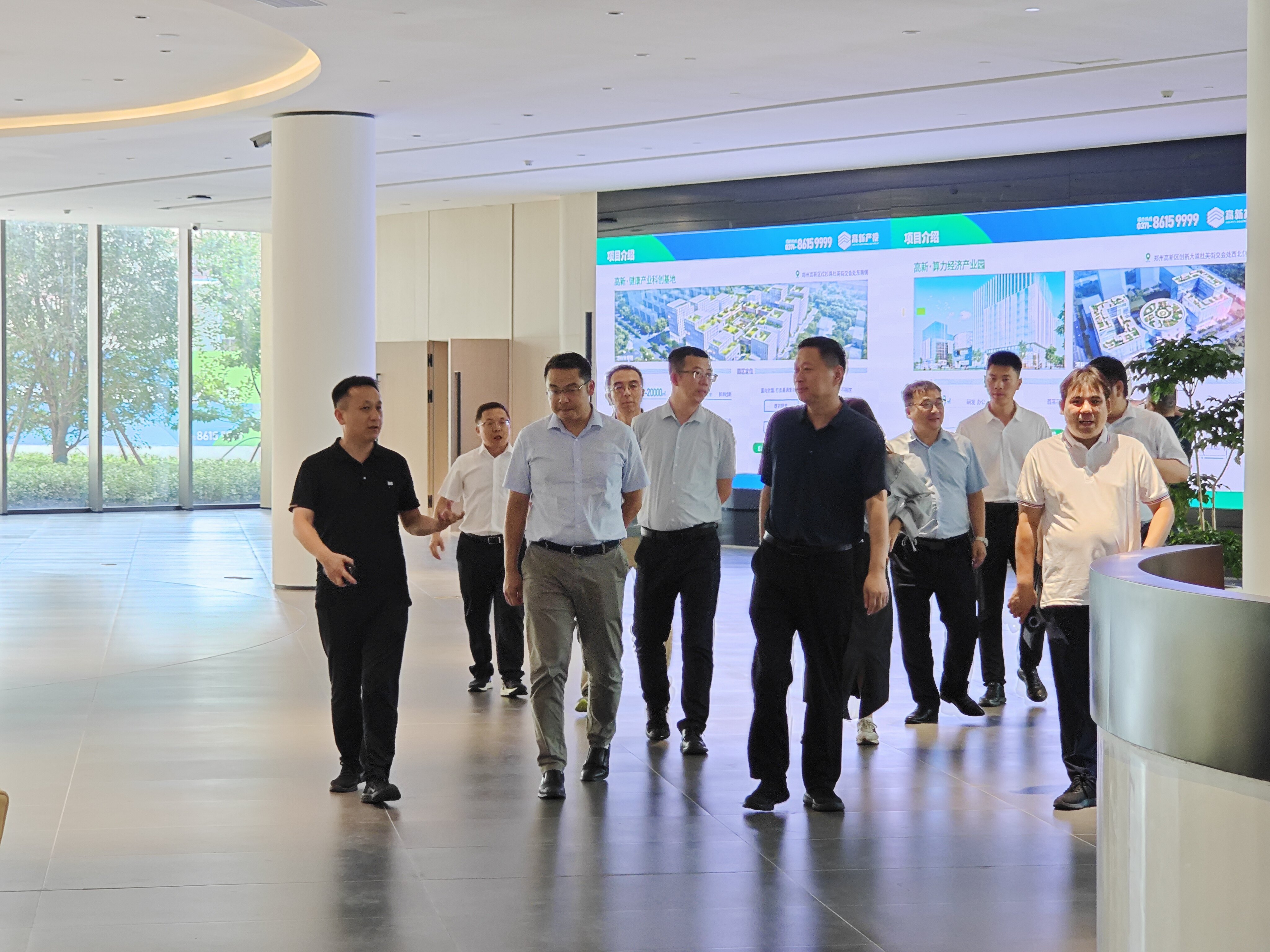 中国电信农业农村事业部到日本av女优
高新·数算产业园参观交流