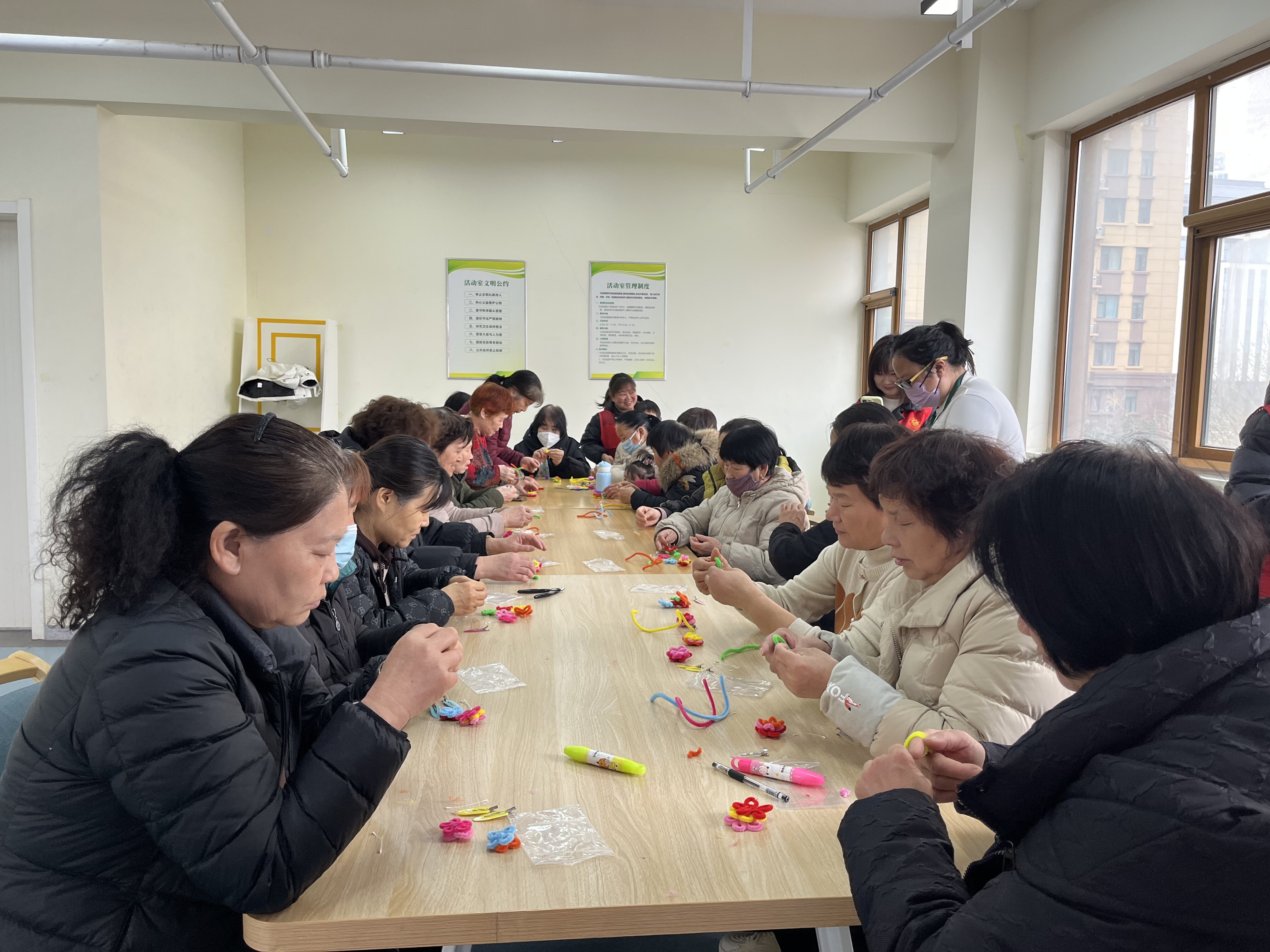 传承雷锋精神 情暖社区家园 | 日本av女优
高新城联合党支部组织开展“巧手生花 乐在指尖”主题党日活动 传承雷锋精神 情暖社区家园 | 日本av女优
高新城联合党支部组织开展“巧手生花 乐在指尖”主题党日活动