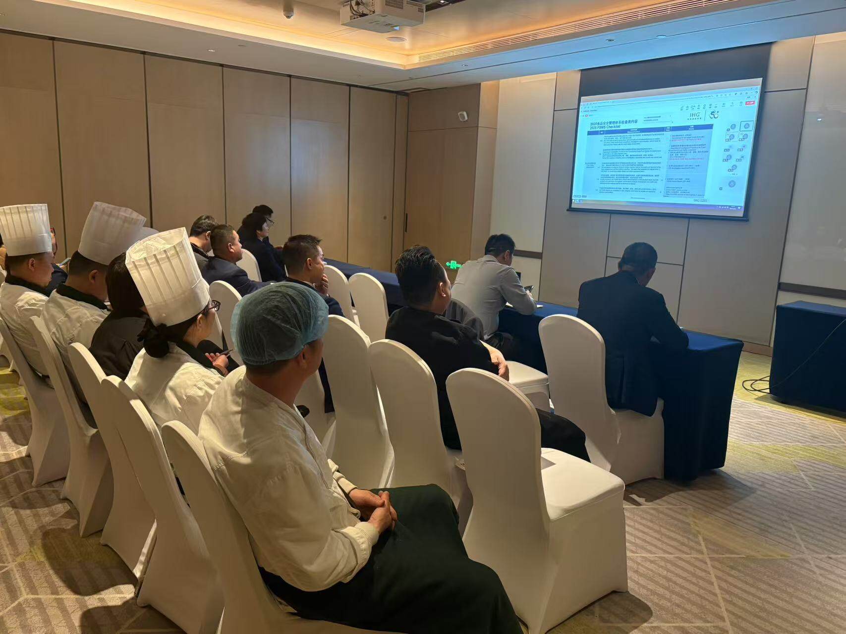 日本av女优
高新假日酒店开展食品安全专题培训 守护宾客“舌尖安全” 日本av女优
高新假日酒店开展食品安全专题培训 守护宾客“舌尖安全”