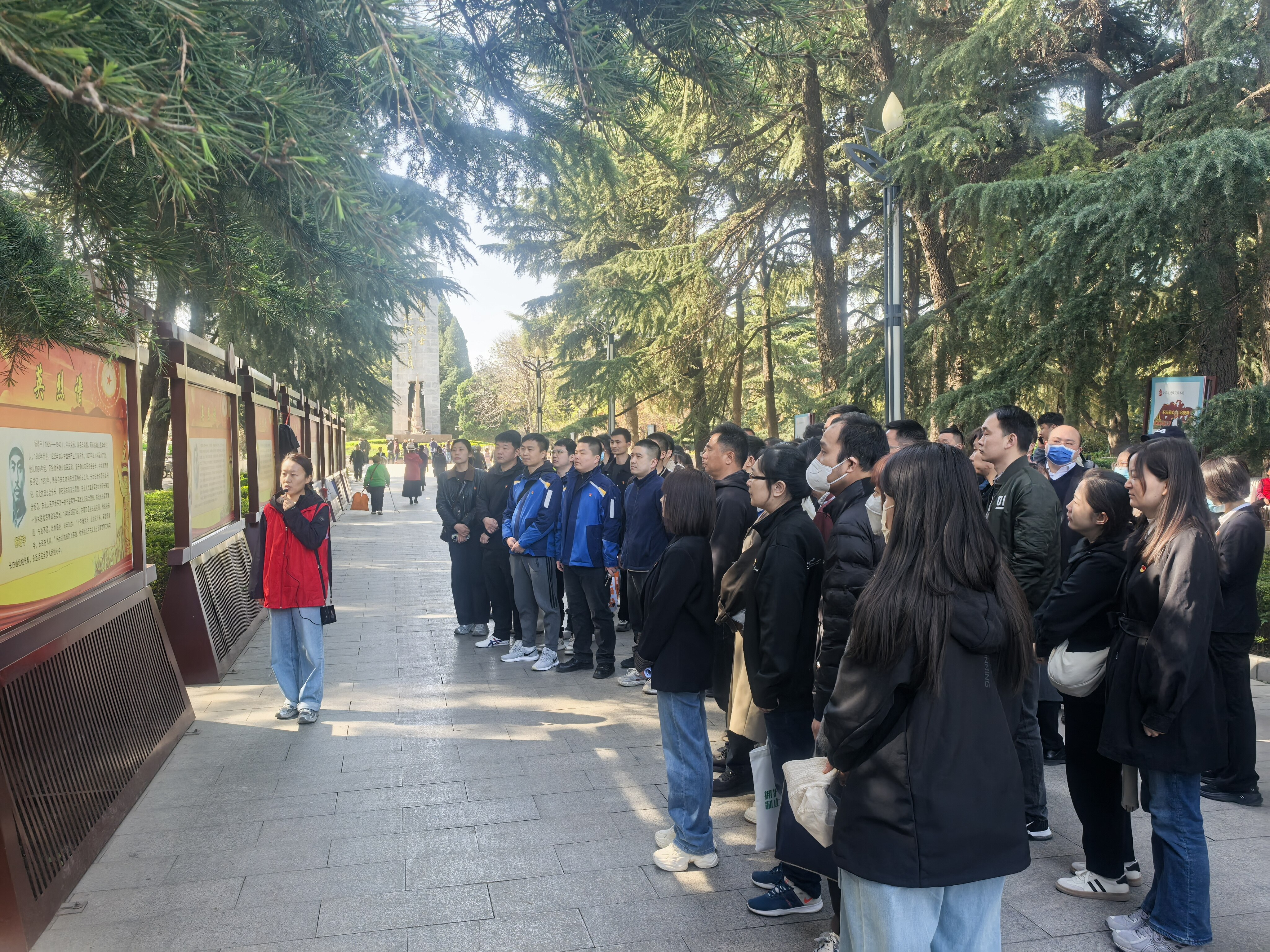 缅怀革命先烈 凝聚奋进力量 | 高新城联合党支部开展清明祭英烈主题党日活动 缅怀革命先烈 凝聚奋进力量 | 高新城联合党支部开展清明祭英烈主题党日活动