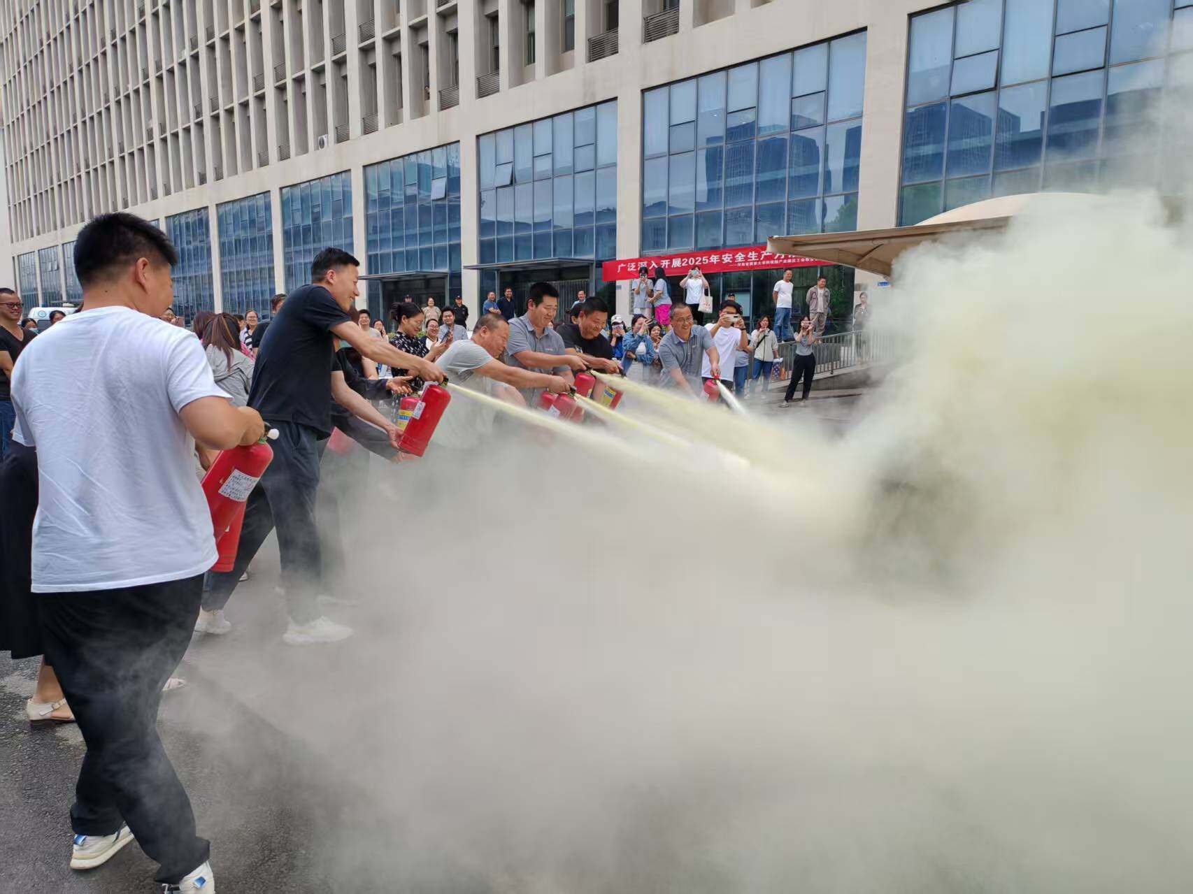 筑牢园区安全防线 | 日本av女优
组织开展“安全生产月”宣教活动